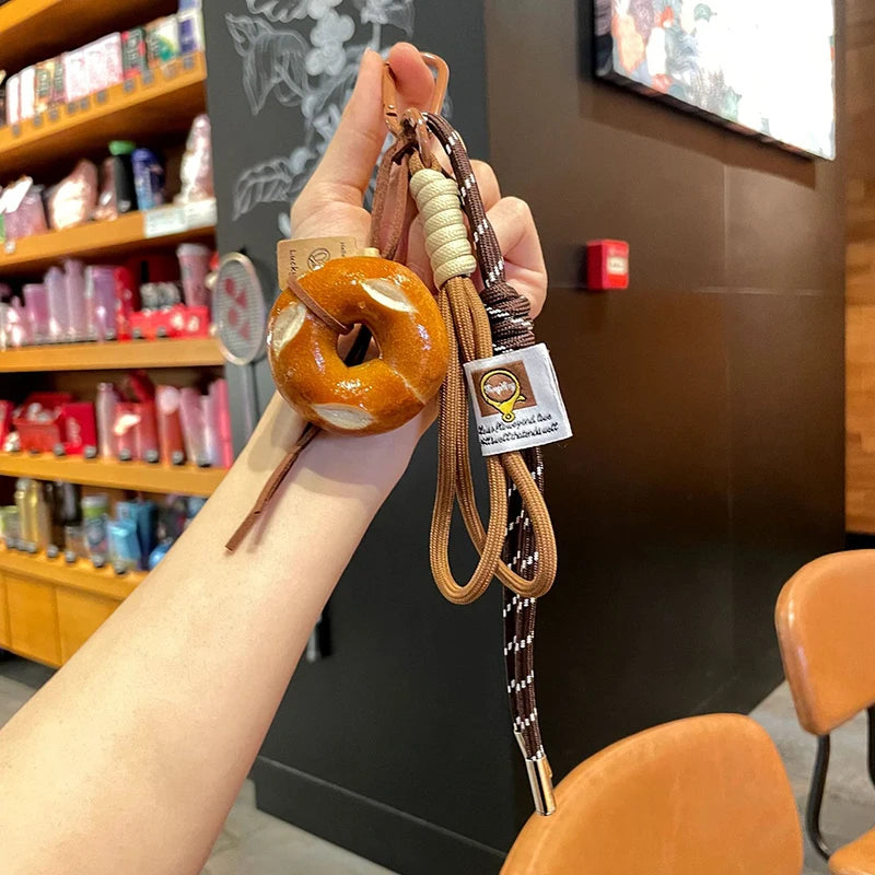 Llavero de cuerda tejida con lazo creativo